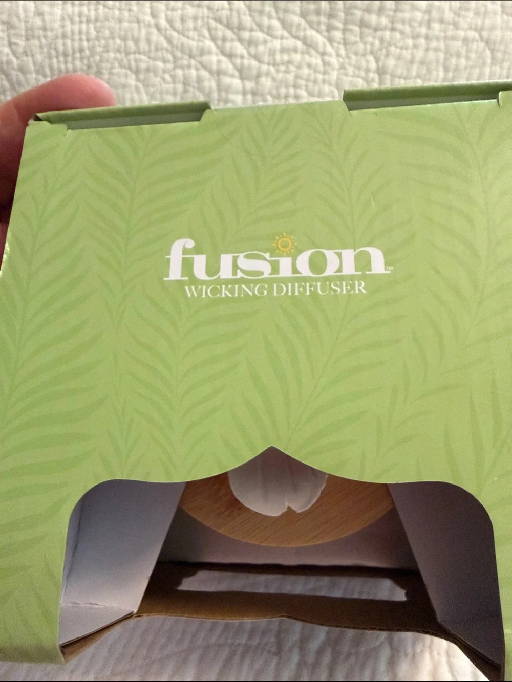 Fusion White Floral Essential Oil Wicking Diffuser